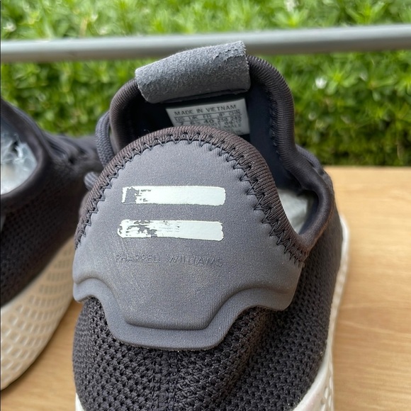 Pharell Williams x Adidas Gray Grey Sneakers Tennis Shoes CQ2162 Men' Size 7 - Picture 5 of 11